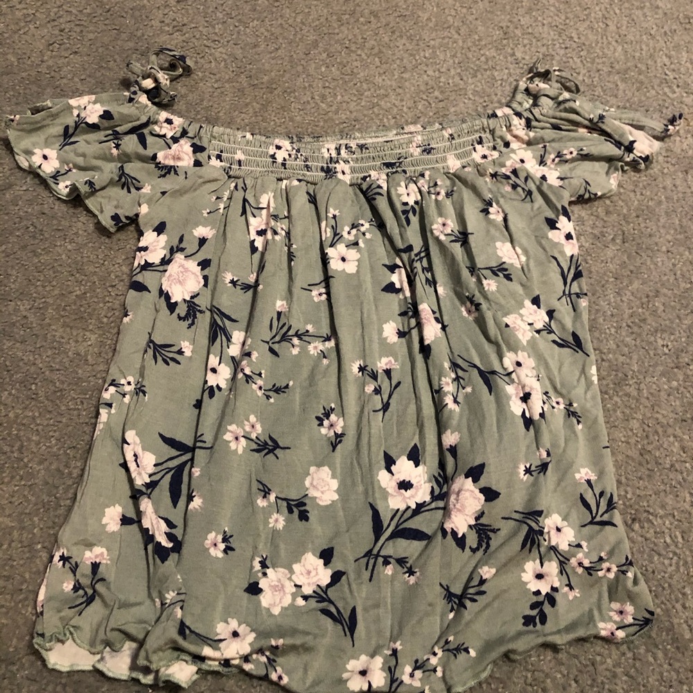 American Eagle soft and sexy off the shoulder tee